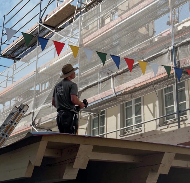 Zimmerermeister/Bautechniker und Zimmerergesellen gesucht